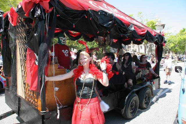 2006_ArtCar_3_Parade 143 